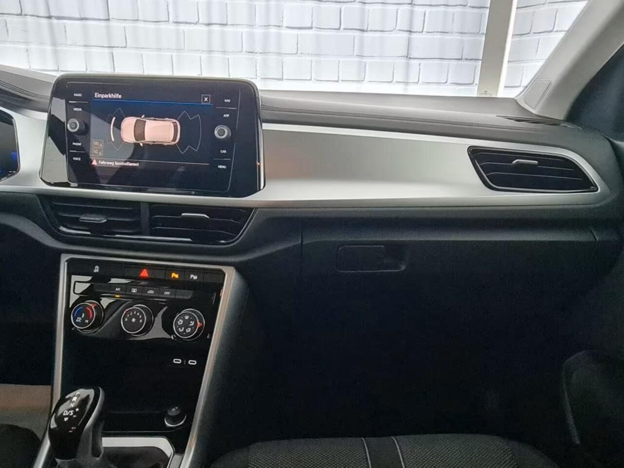 Volkswagen T-Roc 1.5 TSI (110kW/150 pk) DSG-7 AUT. ** LED, VIRTUAL, LANE ASS, TREKH, 17-inch LMV, PRIVACY ** 1e EIG - UNFALLFREI ** ** INFORMEER OOK NAAR ONZE AANTREKKELIJKE FINANCIAL-LEASE TARIEVEN **