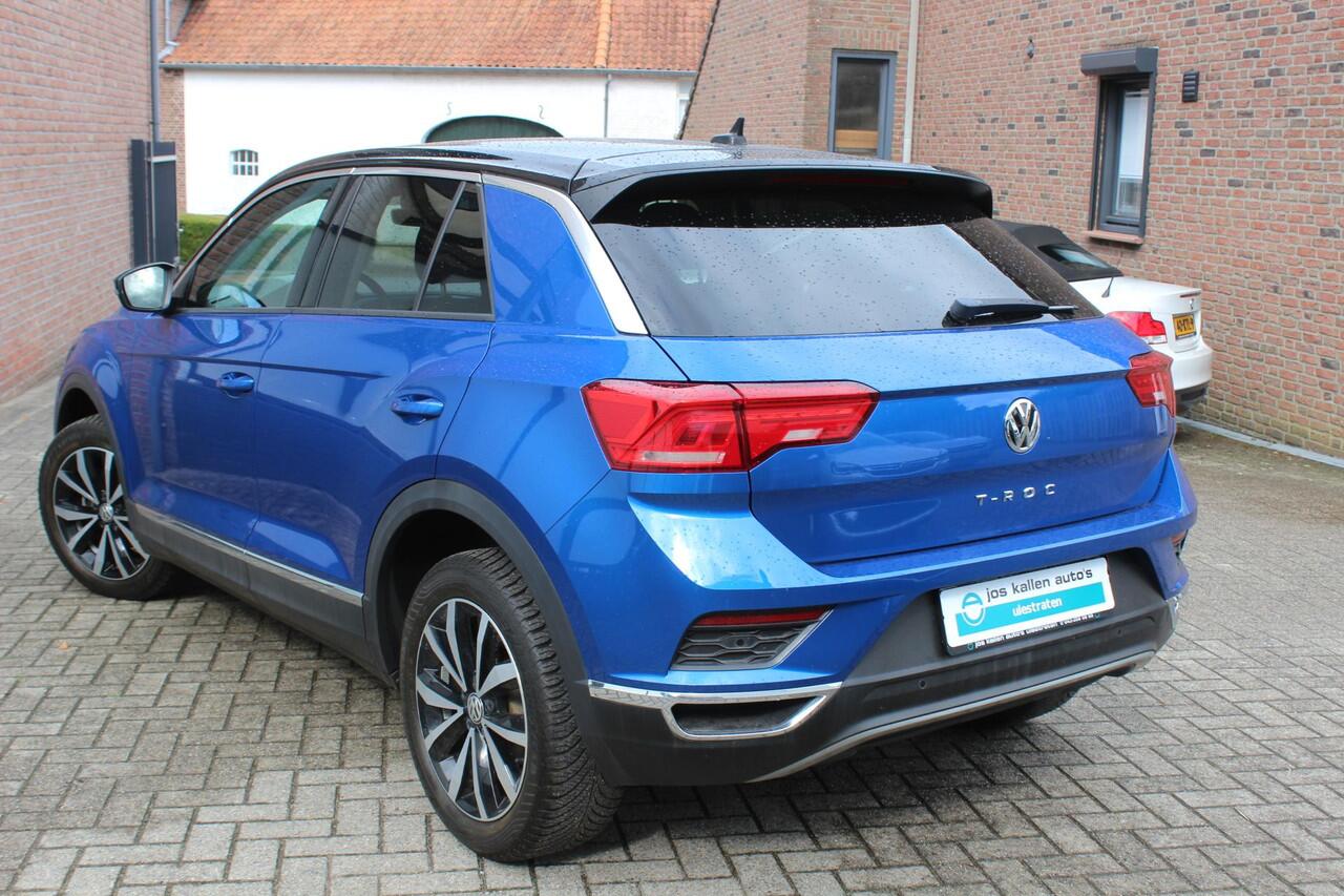 Volkswagen T-Roc 1.5 TSI Style 1.5 TSI 150pk, Navigatie, PDC V+A, Zwart Dak, 17", Virual Cockpit, All Weather banden.