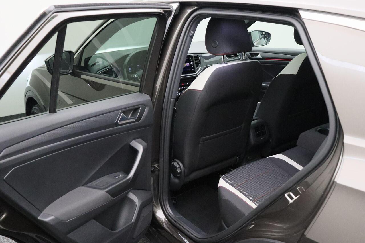 Volkswagen T-Roc 2.0 TSI 4Motion Sport 2019 | Airco | Apple/Android Carplay | Navigatie | Stuurwiel & Stoelverwarming | Panoramadak | Trekhaak Afneembaar | Bose Audio | 2 Sleutels | Onderhoudshistorie