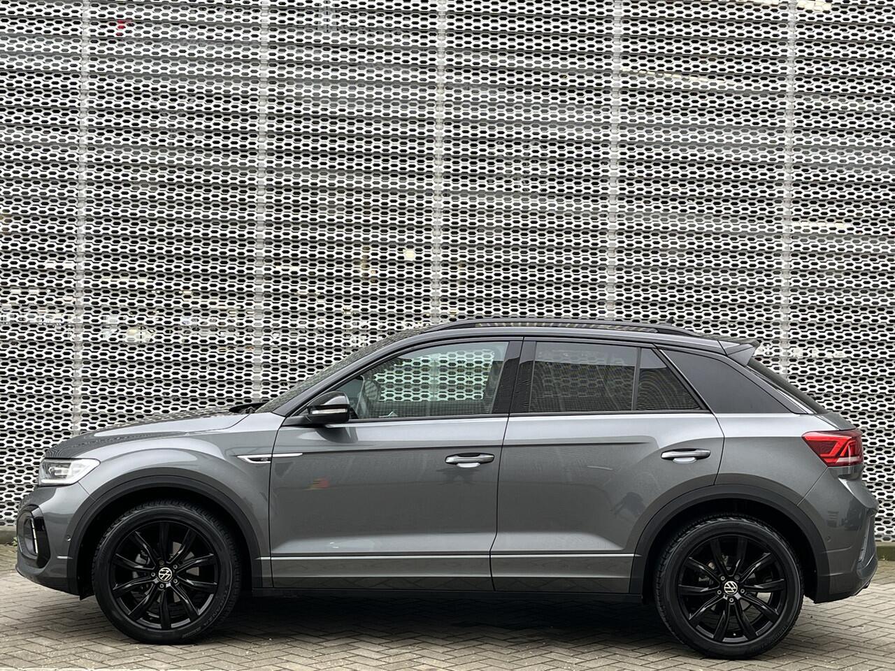 Volkswagen T-Roc 1.5 TSI 150 PK R-Line / Digital Cockpit Pro / Elektrisch Achterklep / Black Style / IQ Light / Achteruitrijcamera / 18''LMV **