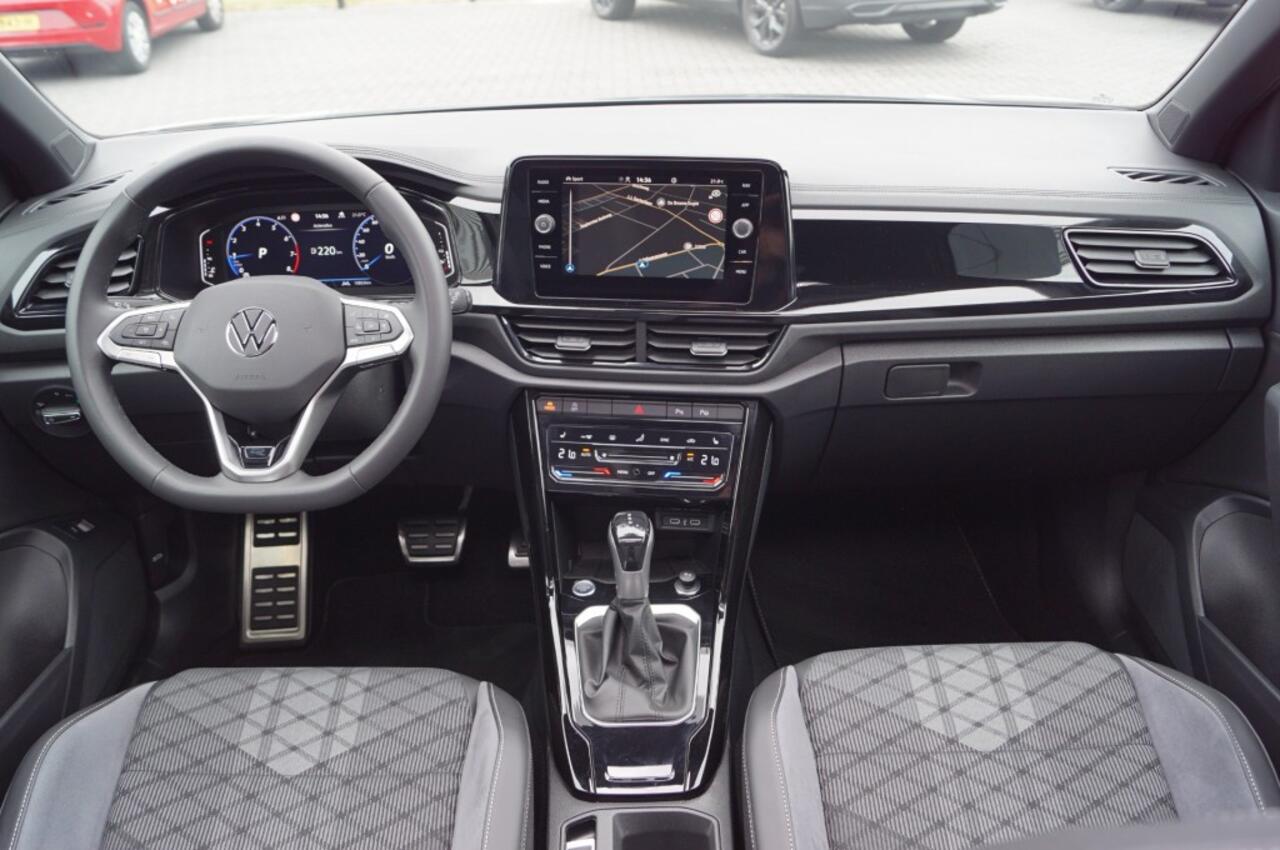 Volkswagen T-Roc 1.5 TSI DSG R-Line Black /Panodak/19 Inch LM /Camera / IQ Matrix LED/ ACC