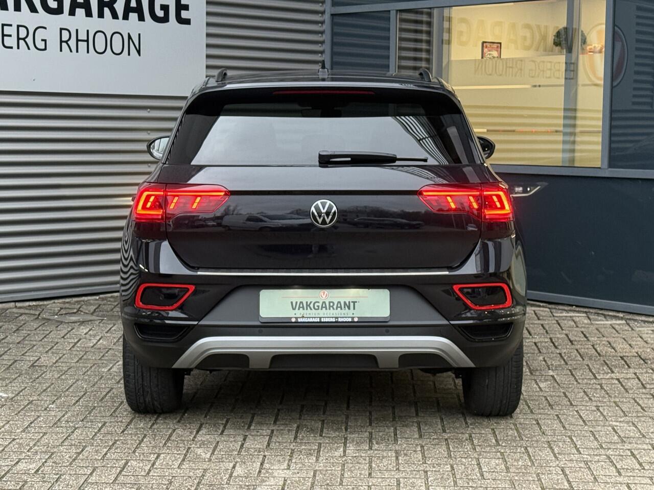 Volkswagen T-Roc 1.5 TSI Sport BLACKSTYLE DSG,NAVI/CAM,IQ-LIGHT,TREKHAAK