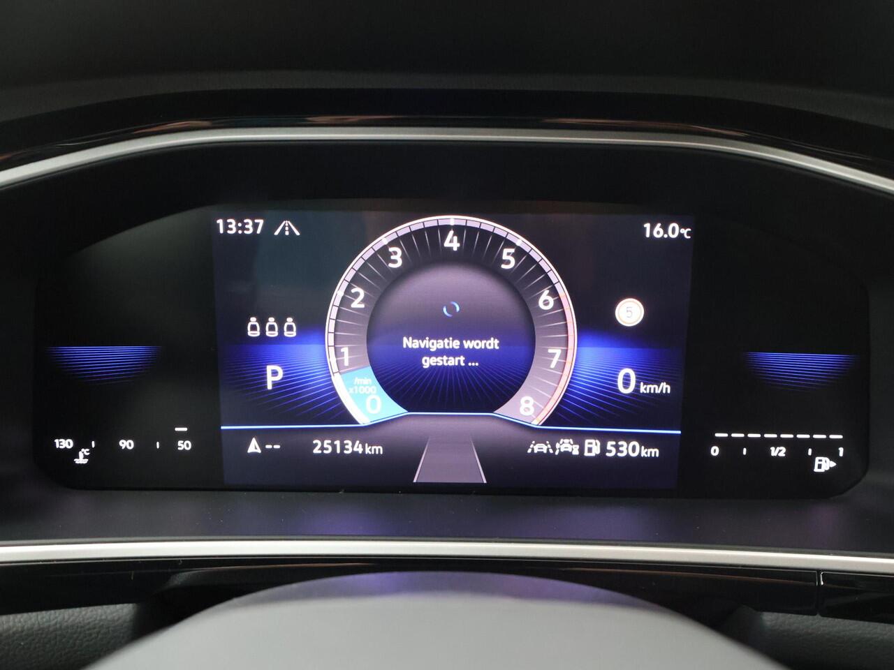 Volkswagen T-Roc 1.5 TSI R-Line | 150 PK | Automaat | Trekhaak | R-Line | Apple Carplay/Android Auto |