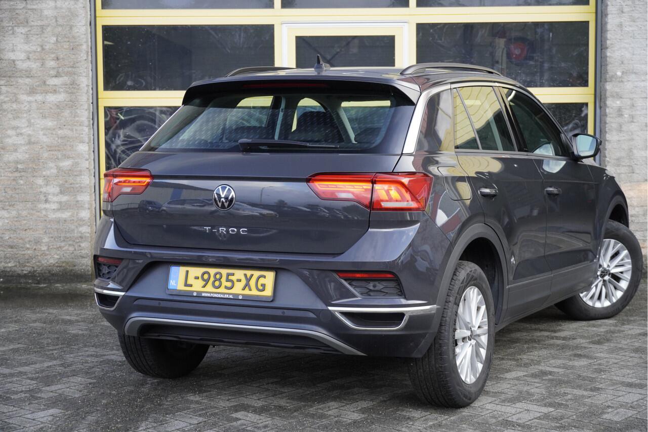 Volkswagen T-Roc 1.0 TSI Style BJ2021 Lmv 16" | Pdc | App-Connect | Navigatiesysteem ( Niet vrijgeschakeld ) | Airco | Cruise control | Getint glas