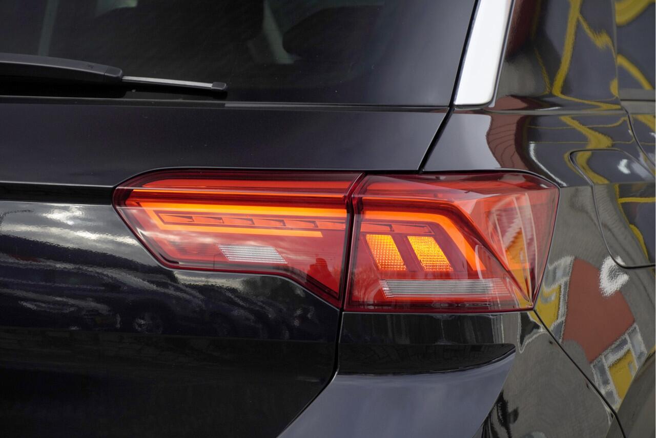 Volkswagen T-Roc 1.5 TSI 150PK! Automaat Style BJ2021 Lmv 16" | Led | Pdc | Navi | App-Connect | Climate control | Cruise control | Extra getint glas