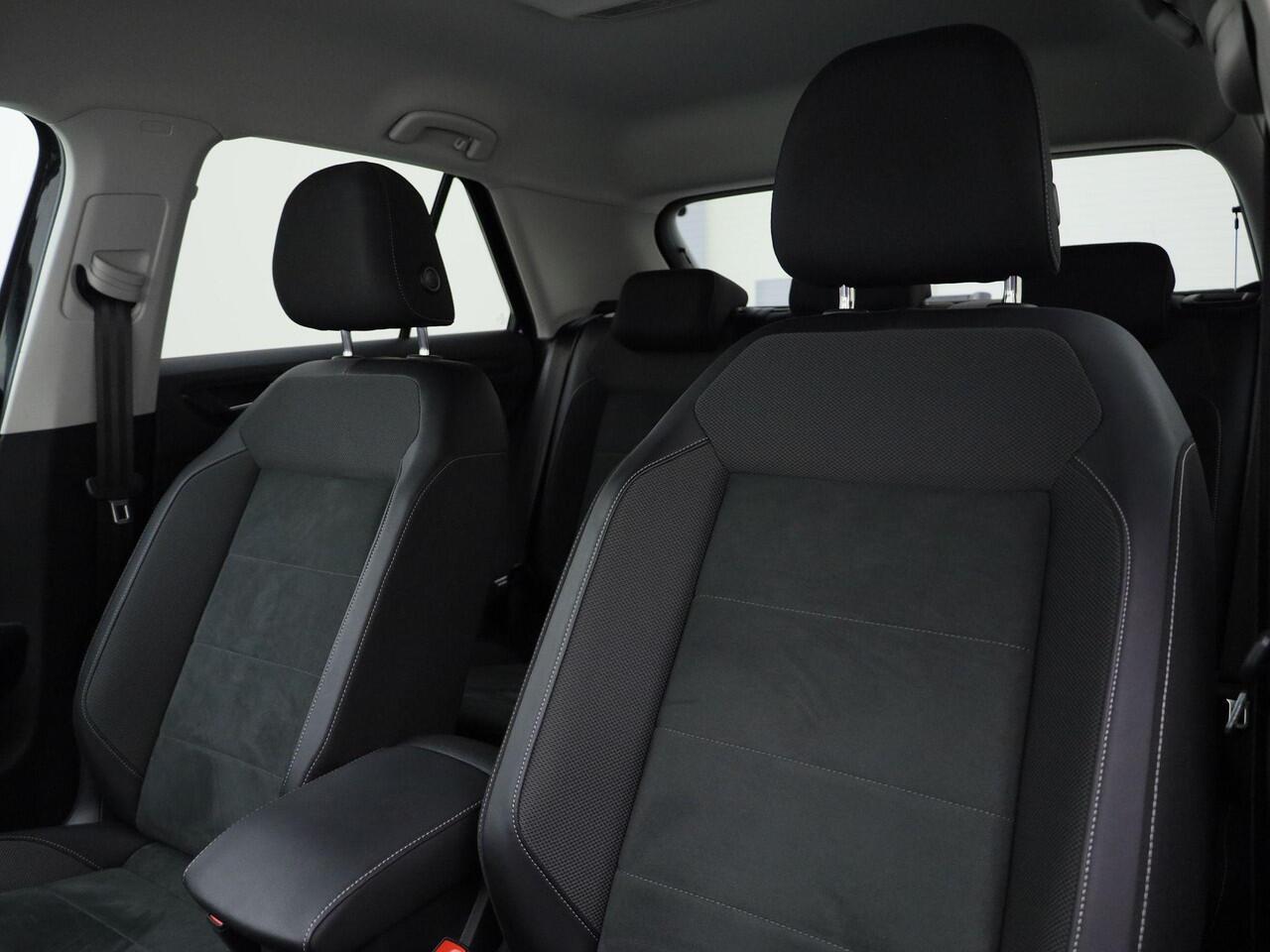 Volkswagen T-Roc 1.5TSI/150PK Style DSG · Navigatie · Apple/Android Car Play · Trekhaak · Stoelverwarming · Garantie tot januari 2027