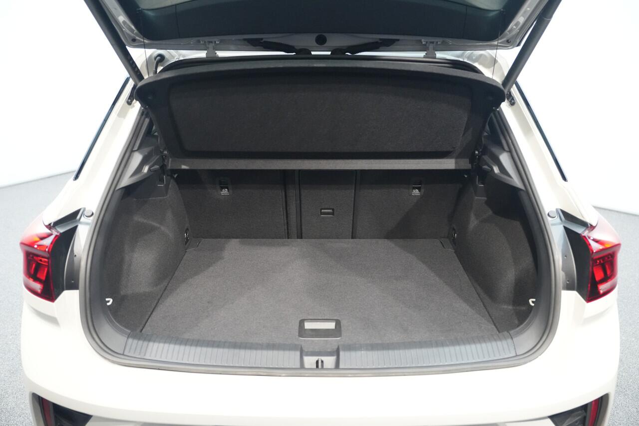 Volkswagen T-Roc 1.5 TSI R-Line Back Edition 150 PK | PANO | CAMERA | APP CONNECT | ADAP.CRUISE |