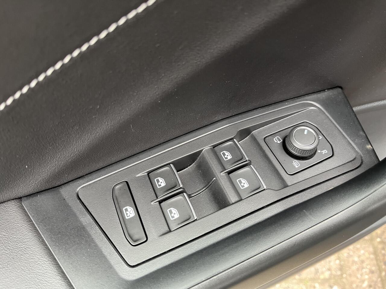 Volkswagen T-Roc 1.5 TSI R-Line / AUTOMAAT/ 2X R-LINE/ ADAPT. CRUISE/ LED/ CLIMA/ STOEL VERWARM./ APP-CONNECT/ RIJ-MODI/ PARK. SENSOREN + CAMERA/ NAVI/ 18" LMV