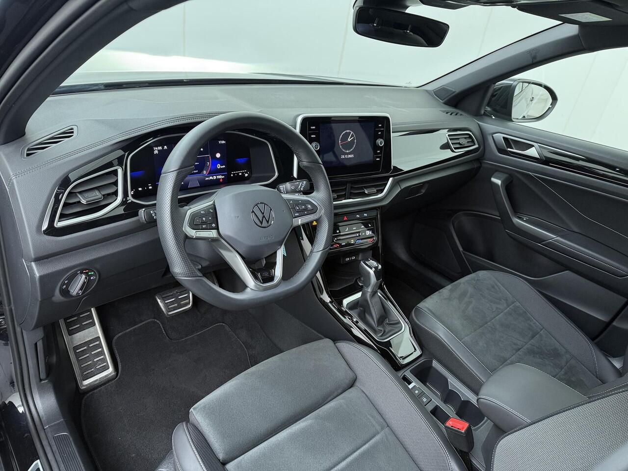 Volkswagen T-Roc 1.5 TSI R-Line | 150 PK | Automaat | Trekhaak afneembaar | Achteruitrijcamera | R-Line |