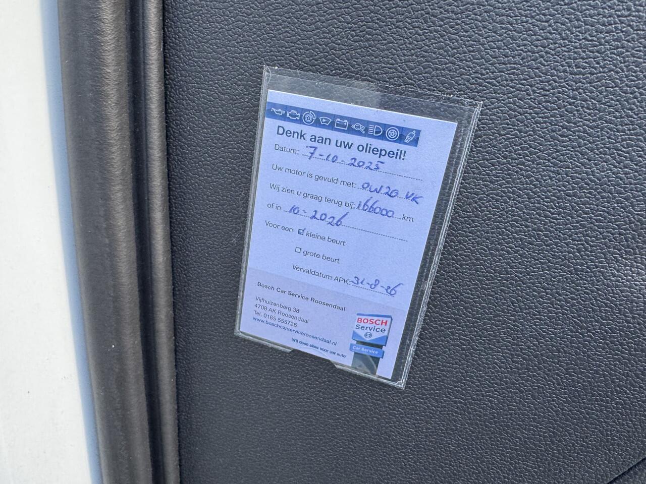 Volkswagen T-Roc 1.5 TSI 150pk DSG Sport Business Panorama Virtual Cockpit Navigatie Stoelverwarming Camera