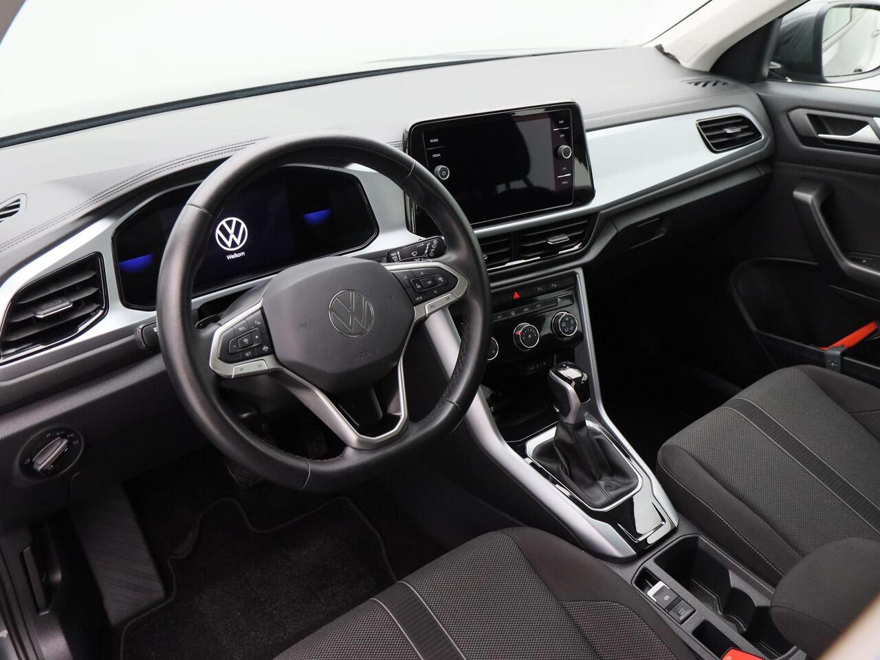 Volkswagen T-Roc 1.5 TSi Life 150 Pk Automaat | Adaptive Cruise | Carplay | Camera | Parkeersensoren | Privacy Glass | LED | 16 Inch | 62.094 Km