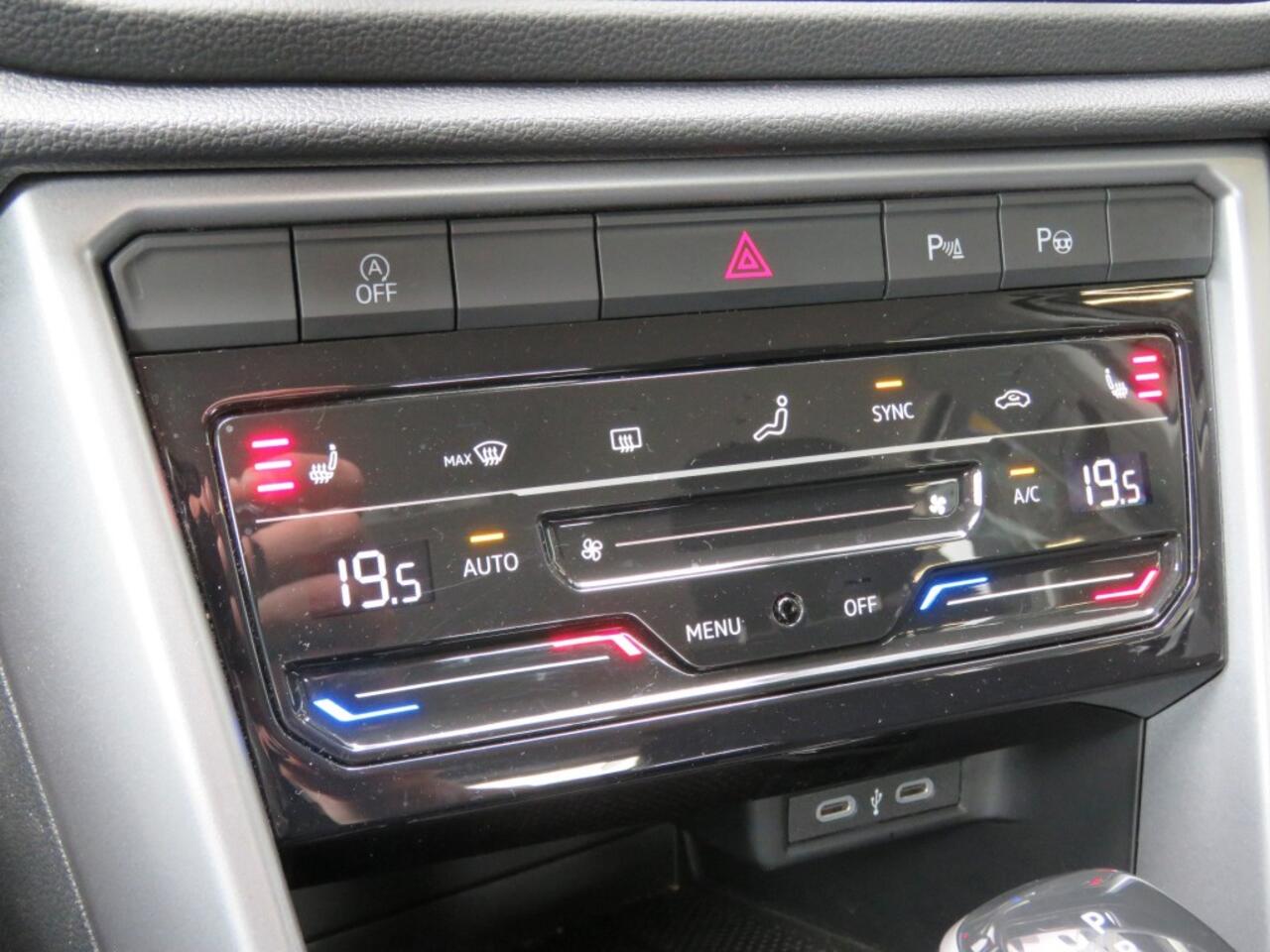 Volkswagen T-Roc 1.5 TSI 150pk DSG-aut. LIFE EDITION / Trekhaak / Stoelverw. / Navi / BOVAG garantie