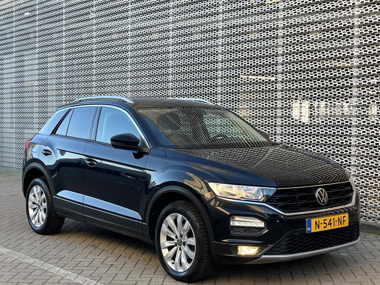 Volkswagen T-Roc 1.0 TSI Style / App connect / Navigatie / Climate controle / Camera / Parkeersensoren V+A / **