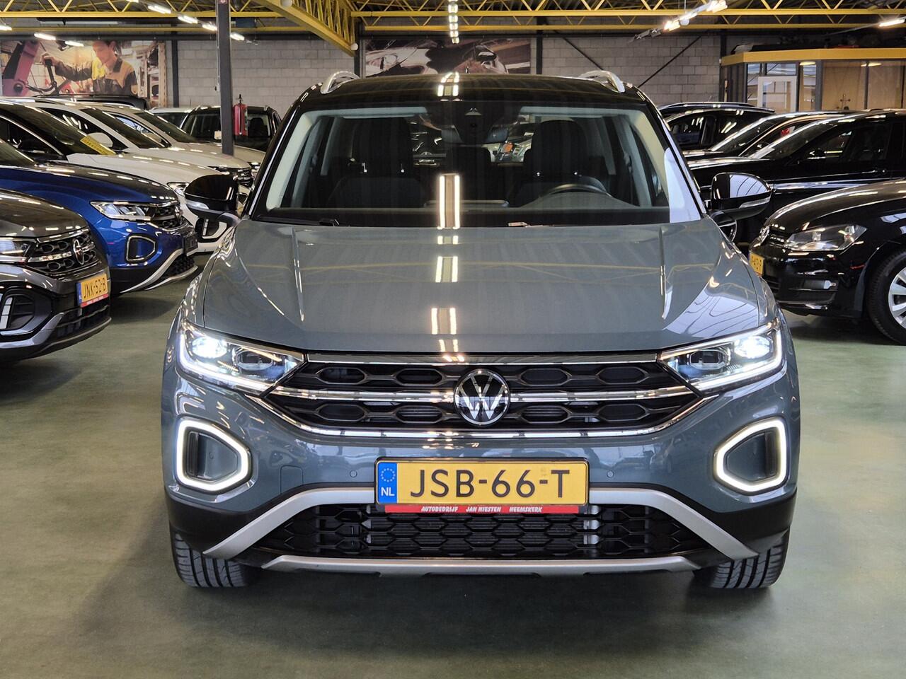 Volkswagen T-Roc 1.5 TSI Style -150pk- Automaat | IQ LED | Camera | Digitale Cockpit Pro | Rijklaarprijs incl. 1 jaar Bovag garantie