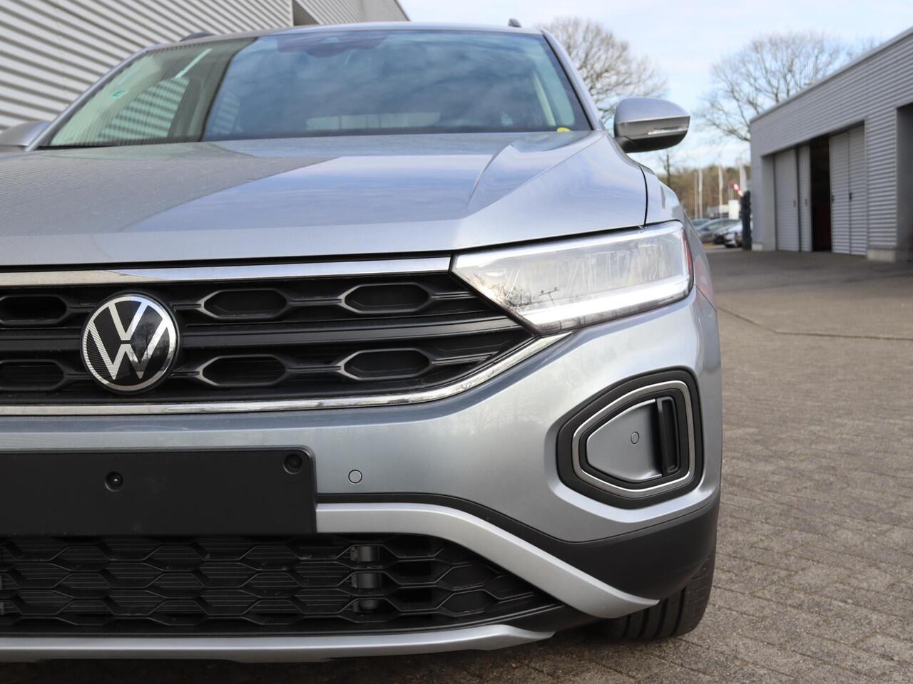 Volkswagen T-Roc Life Edition 1.0 85 kW / 116 pk TSI SUV 6 versn. H and | Navigatie | Climatronic | Stoel pakket |