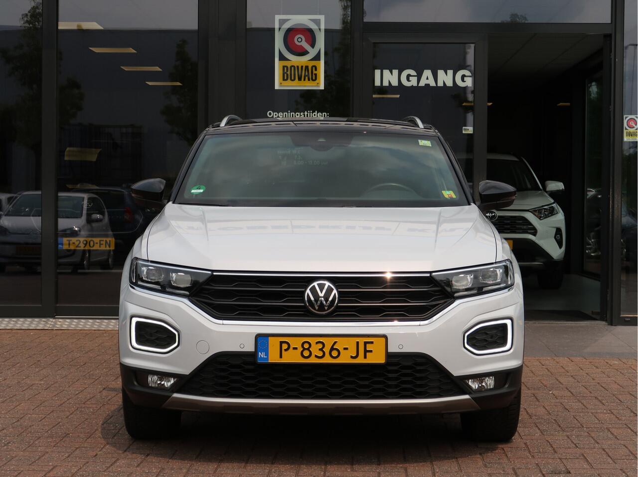 Volkswagen T-Roc 1.5 TSI Sport | Stoelverw | Carplay | Navi | Camera |