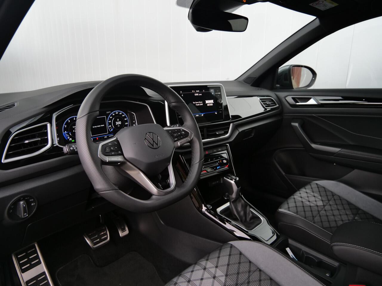 Volkswagen T-Roc 1.5 TSI 150pk R-Line Edition Automaat Apple Carplay / 18 inch / IQ Light / Stoelverwarming