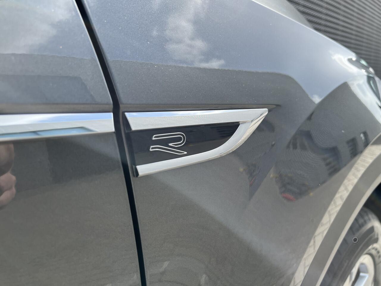 Volkswagen T-Roc 1.5 TSI 150PK R-Line Business+ / R-Line Interieur + Exterieur / Afneembare Trekhaak / IQ LED / Achteruitrijcamera / Stuur + Stoelverwarming / Dodehoek Sensor **