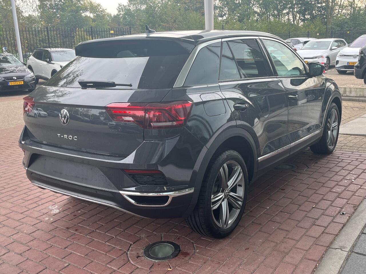 Volkswagen T-Roc 1.5 TSI 150pk DSG Sport / Virtual Cockpit / LED / Navigatie / Parkeersensoren V+A / 18" LMV