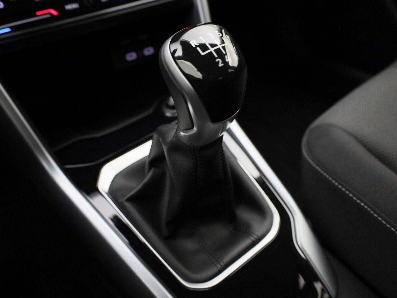 Volkswagen T-Roc 1.0TSI/116PK Life · Apple/Android Car Play · Stoelverwarming · LED · Garantie tot januari 2027