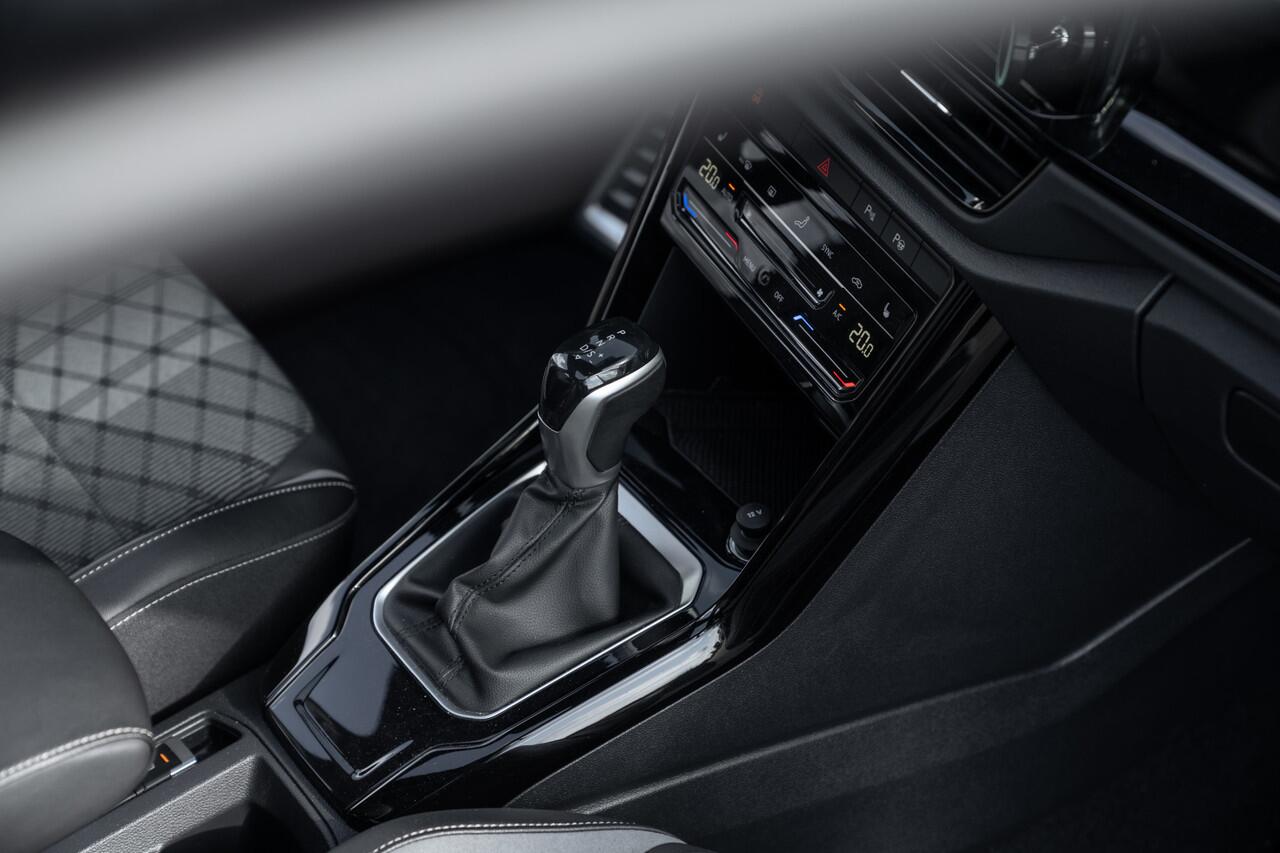 Volkswagen T-Roc 1.5 TSI 3X R-Line | Pano | IQ Lights | Keyless | Camera | Elektr Achterklep | Lane & Side Assis | Front Assis | LED