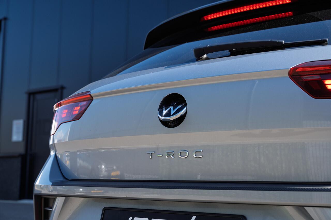 Volkswagen T-Roc 1.5 TSI 3X R-Line | Pano | IQ Lights | Keyless | Camera | Elektr Achterklep | Lane & Side Assis | Front Assis | LED