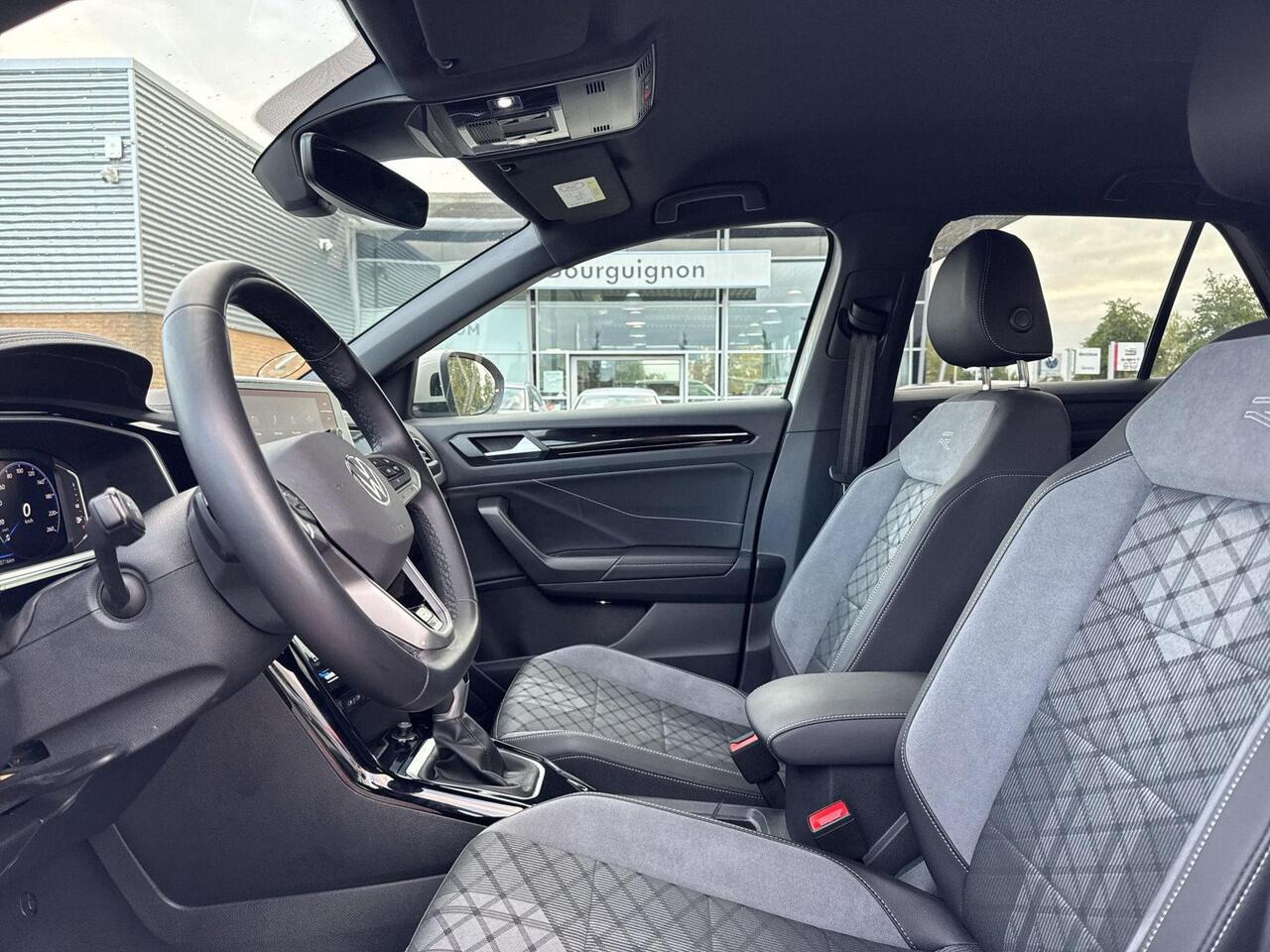 Volkswagen T-Roc 1.5 TSI R-Line | A-Camera | Keyless | Automaat | LED | 150Pk | App Connect |