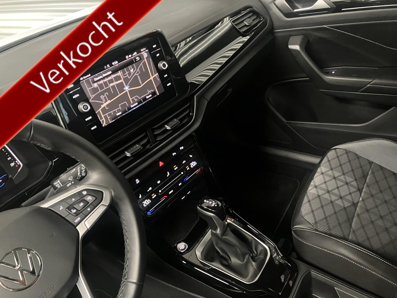 Volkswagen T-Roc 1.5 TSI R-LINE BLACK STYLE/PANORAMA/TRH/IQ LIGHT/IQ DRIVE/ENZ