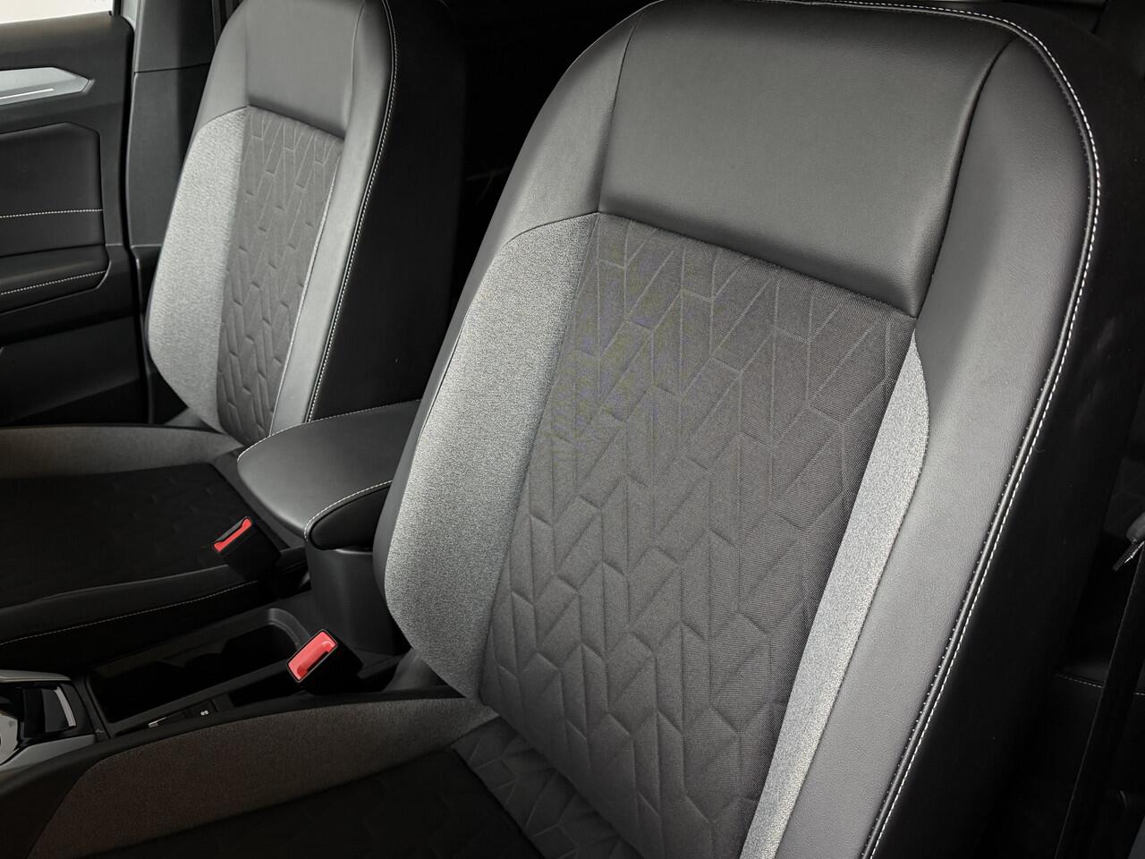 Volkswagen T-Roc 1.5 TSI 150PK EVO ADAP.CRUISE LED 18''LMV VIR.COCKPIT STOEL/.VERW. CAMERA TREKHAAK LMV 03.2025 HALF LEDER DODE.HOEK.DET ?Top Auto's Wijchen , 30 Jaar Specialist in Volkswagen : Alle Type's : R-Line Edition / Style / First Edition / Highline / Life , Zowe