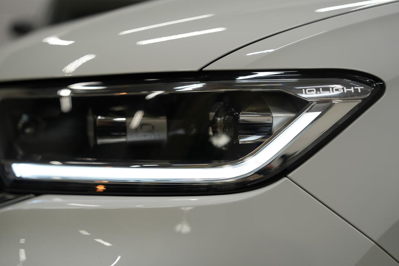 Volkswagen T-Roc 1.5 TSI R-Line * IQ Light - Camera - Keyless - 19" - ACC *