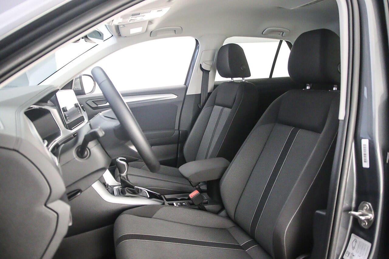 Volkswagen T-Roc Life Edition 1.0 TSI 115pk Adaptive cruise control, Achteruitrijcamera, Parkeersensoren, Stoelverwarming, LED koplampen, Airco, DAB, Radio, Bluetooth