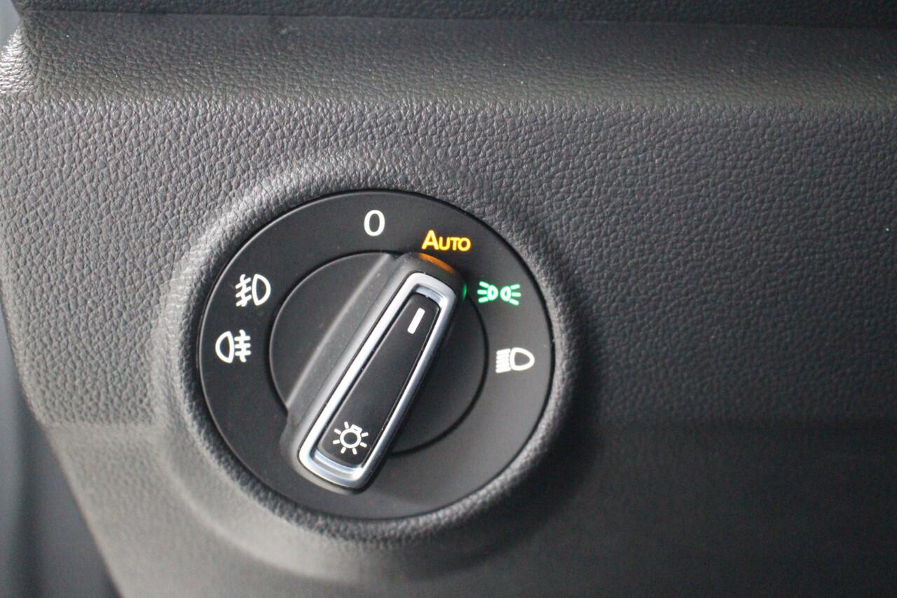 Volkswagen T-Roc 1.5 TSI Style Navigatie | Inklapbare spiegels | Climate Control | Privacy Glass