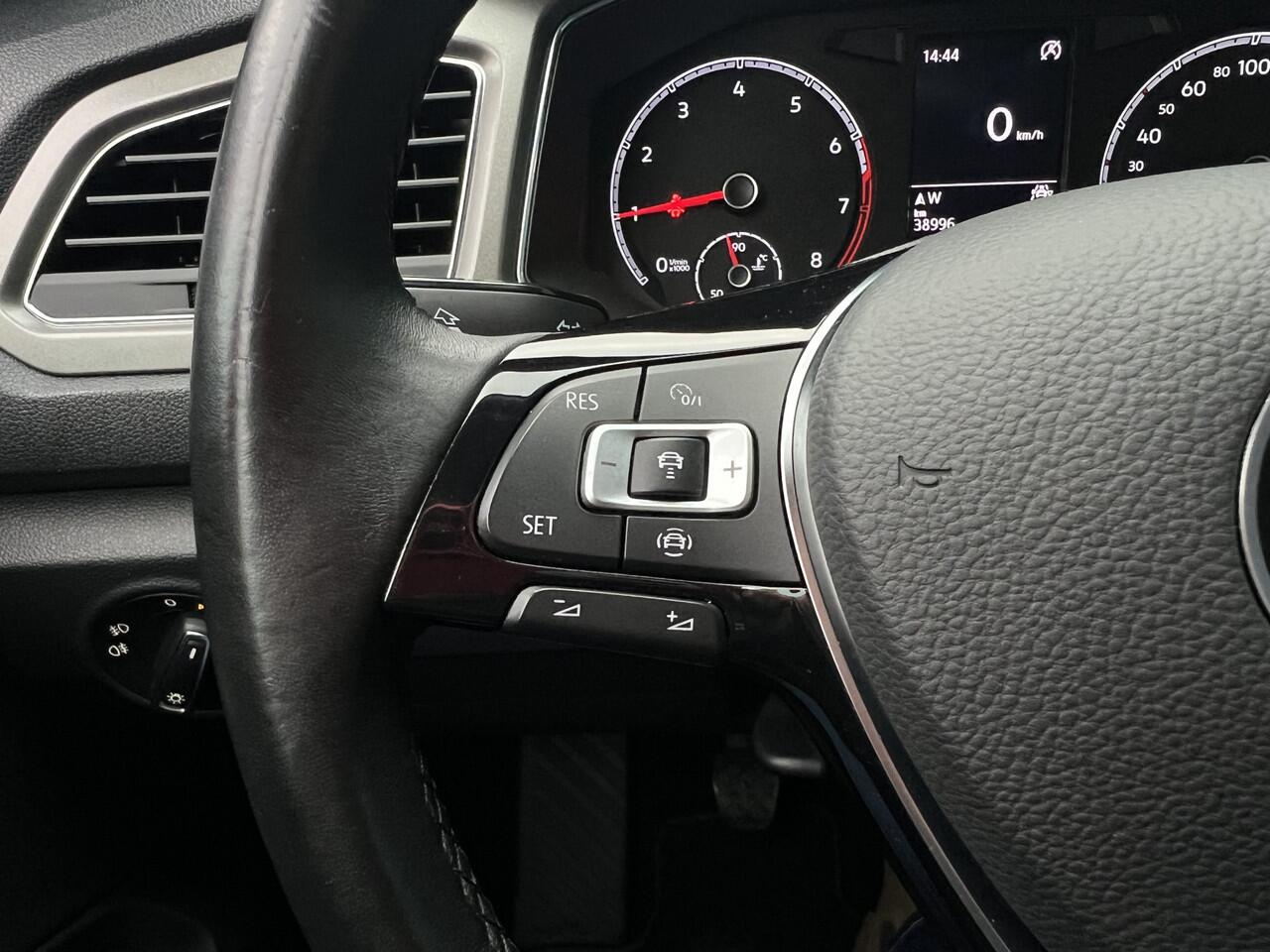 Volkswagen T-Roc 1.0 TSI Style CARPLAY | CRUISE | CLIMA | NAV | PDC | LMV | 38DKM!!