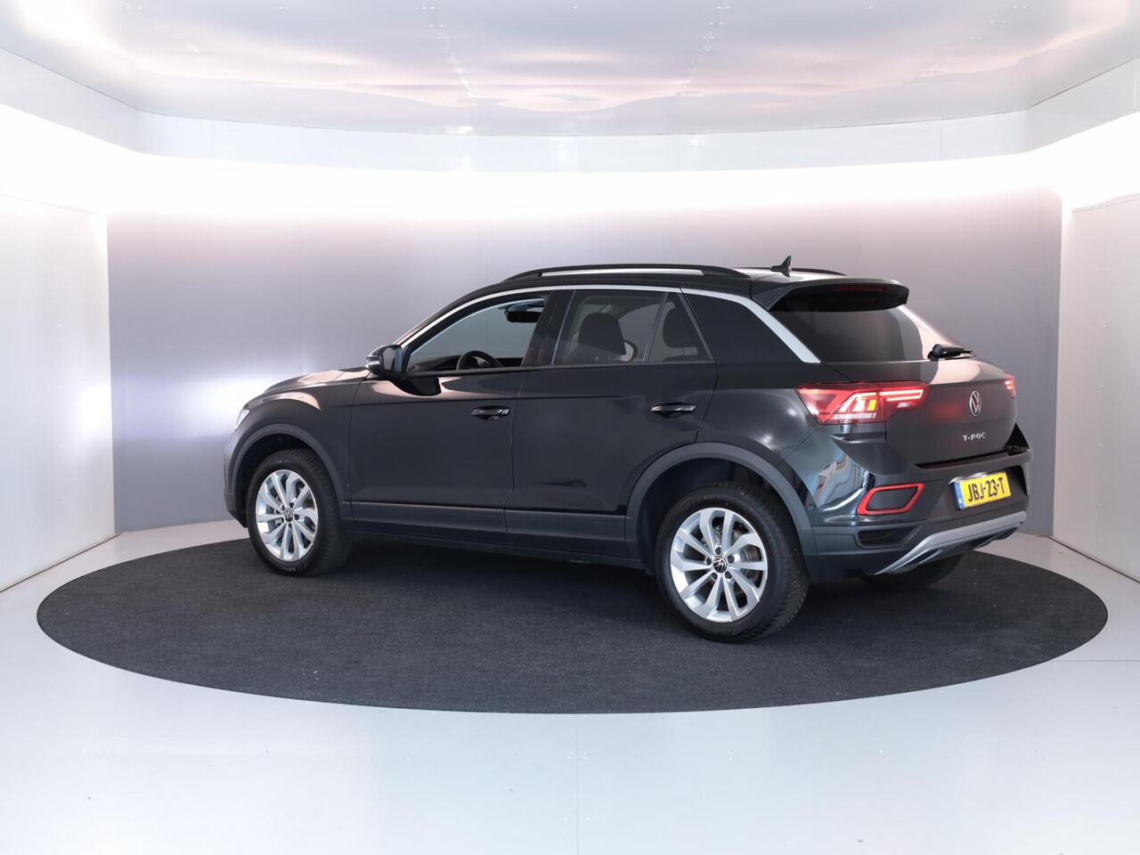 Volkswagen T-Roc 1.5 TSI Life Edition 150 PK DSG |Private lease vanaf ¤598,-| Navigatie | Parkeercamera | Keyless entry |