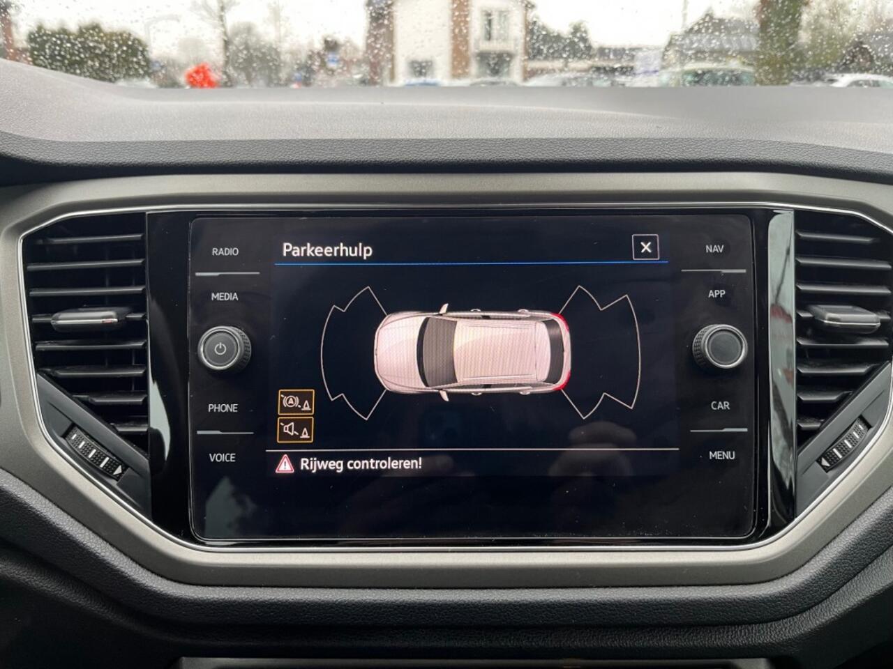 Volkswagen T-Roc 1.0 TSI STYLE / NAVI / CARPLAY / ADAP. CRUISE / PDC / DAB / 16'' LMV
