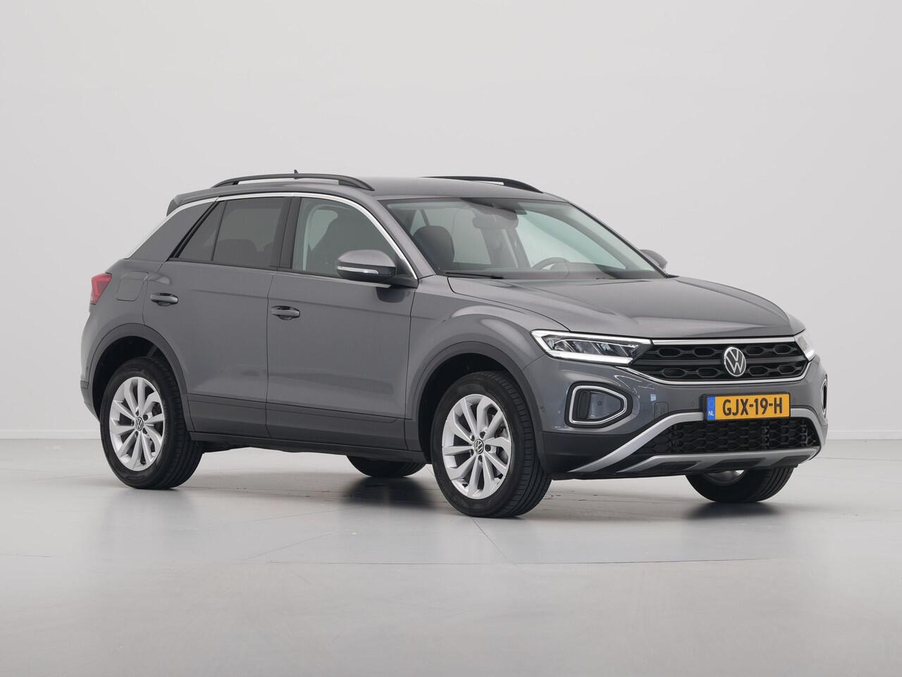Volkswagen T-Roc 1.5 TSI 150pk DSG Life Edition Navi via App Pdc Clima Acc 63