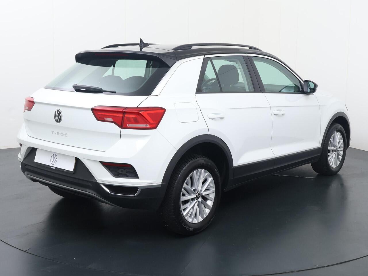 Volkswagen T-Roc 1.0 TSI Style | 110 PK | Climate control | Navigatiesysteem | Adaptive cruise control |