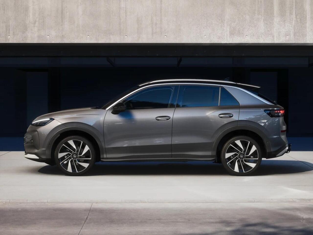 Volkswagen T-Roc Style First Edition 1.5 eTSI 85 kW / 116 PK SUV 7 | Assistance Pakket | Trekhaak | Elek. achterklep | Velgen 'Vancouver', 19 inch lichtmetaal | Zwart dak