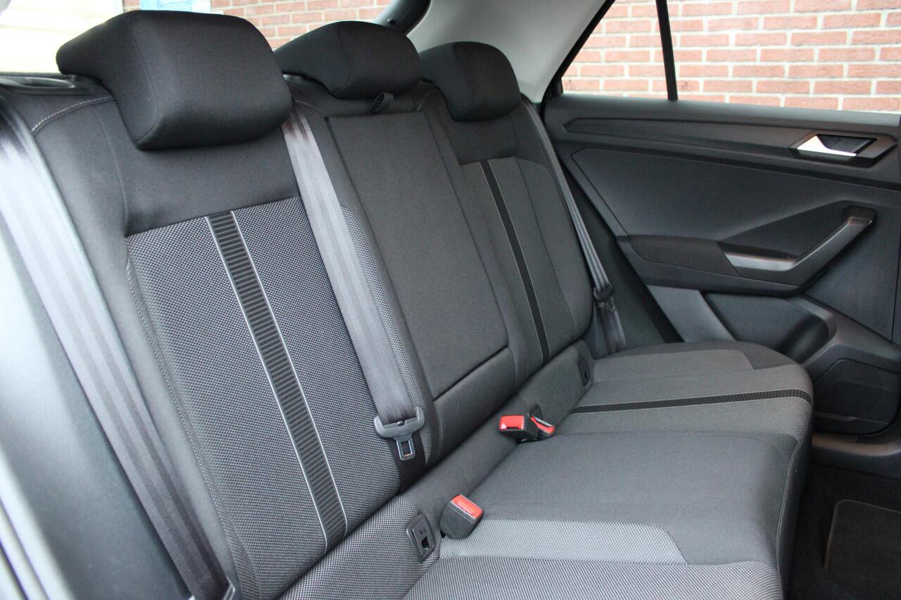 Volkswagen T-Roc 1.5 TSI 150PK DSG Style |I.Q. LIGHTS|ACC|KEYLESS|CARPLAY|