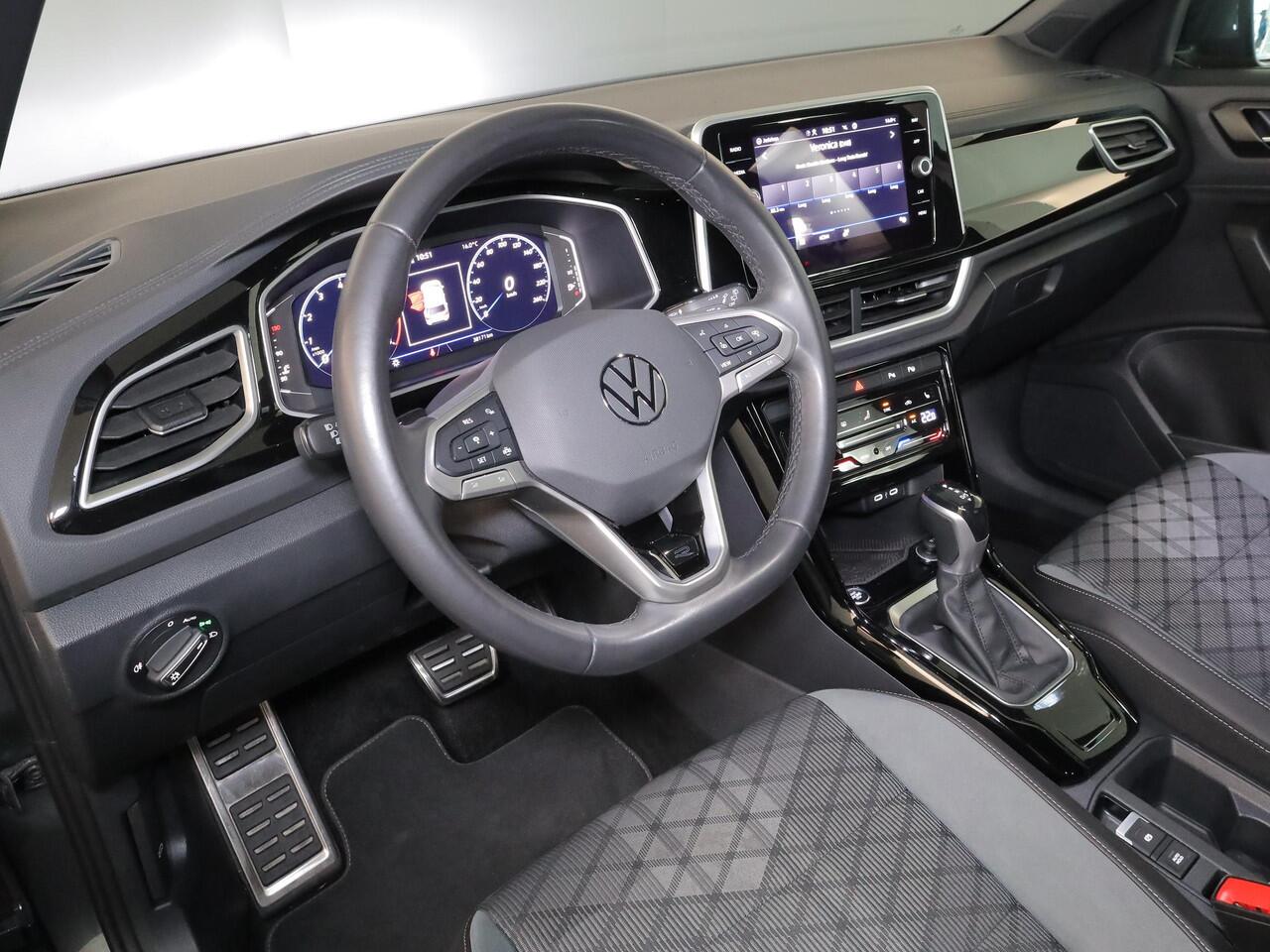 Volkswagen T-Roc 1.5 TSI R-Line 150 pk Automaat (DSG) | Verlengde garantie | Navigatie | Parkeersensoren (Park assist) | Achteruitrijcamera | Stoelverwarming | R-Line |