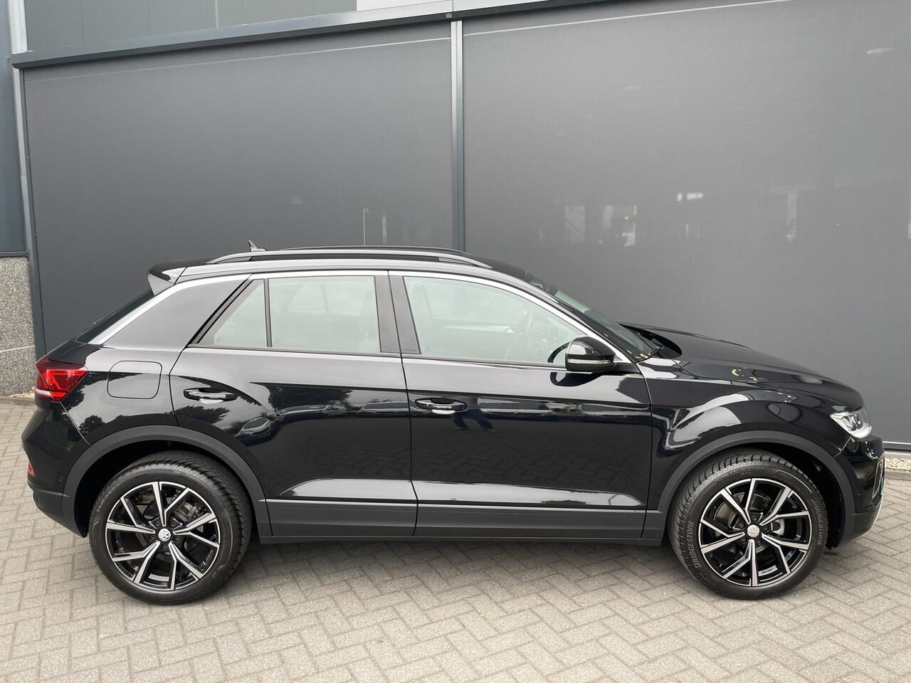 Volkswagen T-Roc 1.0 TSI Life Business Airco - cruise control - parkeersensoren voor en achter - Navigatie - Dakrails - Lederen stuurwiel