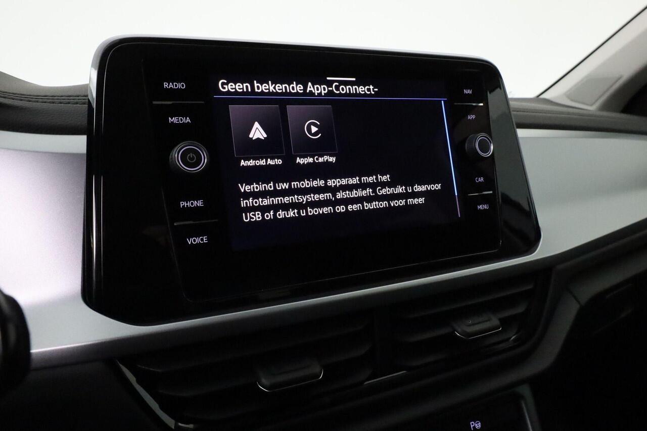 Volkswagen T-Roc Life Edition 1.5 TSI 110 kW / 150 pk DSG | IQ Light | Camera | Park Assist | Side Assist | 17 inch