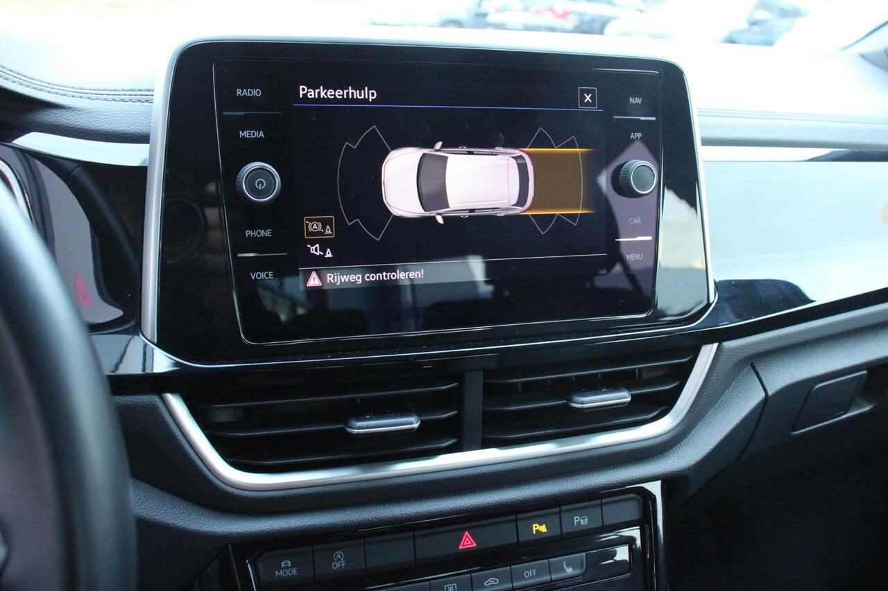 Volkswagen T-Roc 1.0 TSI R-Line, 38DKM, WINTERPAKKET, LED, PDC