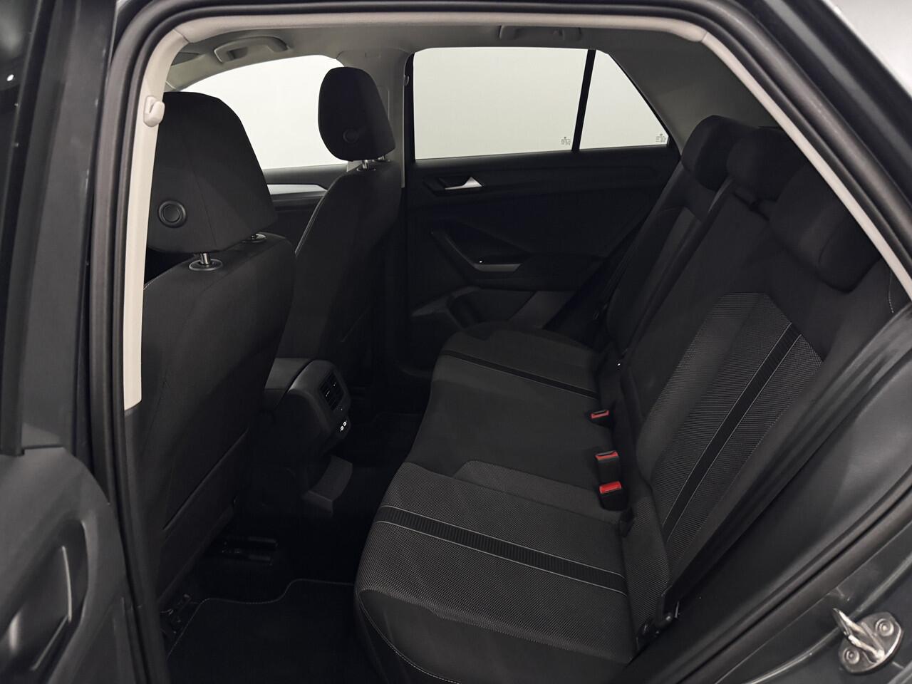 Volkswagen T-Roc 1.0 TSI Life Edition Clima, Parkeersensoren, Apple carplay, Virtual desk, Stoelverwarming, Cruise control, 2 Jaar garantie