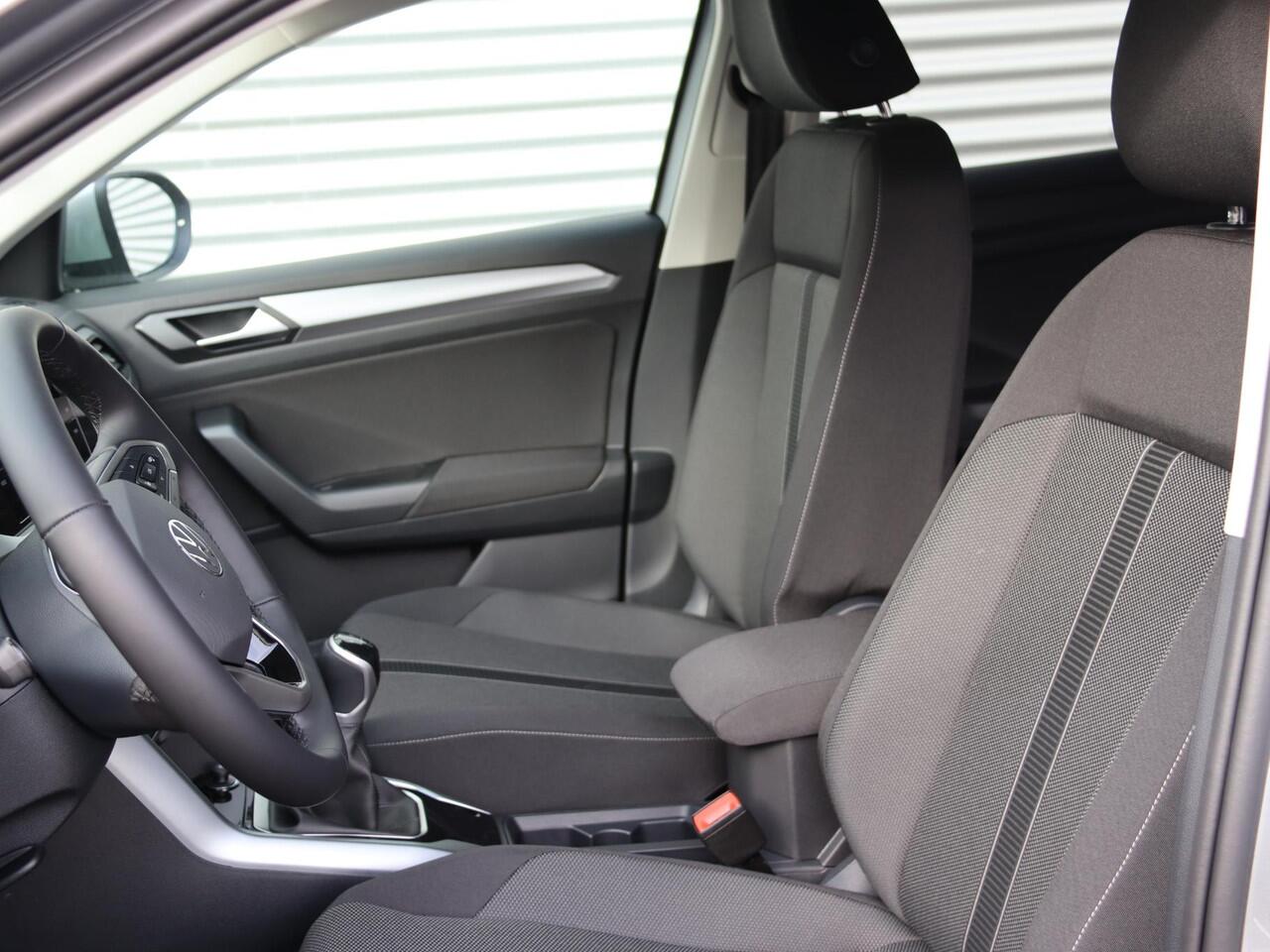 Volkswagen T-Roc Life Edition 1.0 85 kW / 116 pk TSI SUV 6 versn. H and | Navigatie | Climatronic | Stoel pakket |