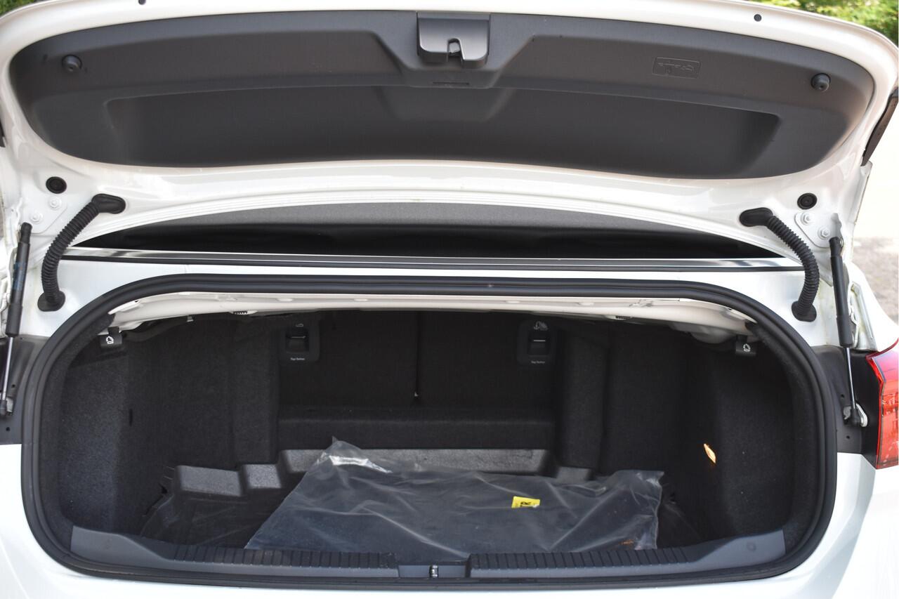 Volkswagen T-Roc Cabrio 1.5 TSI 150PK | Camera | Navigatie | DAB | Stoelverwarming | PDC rondom | LM-Velgen