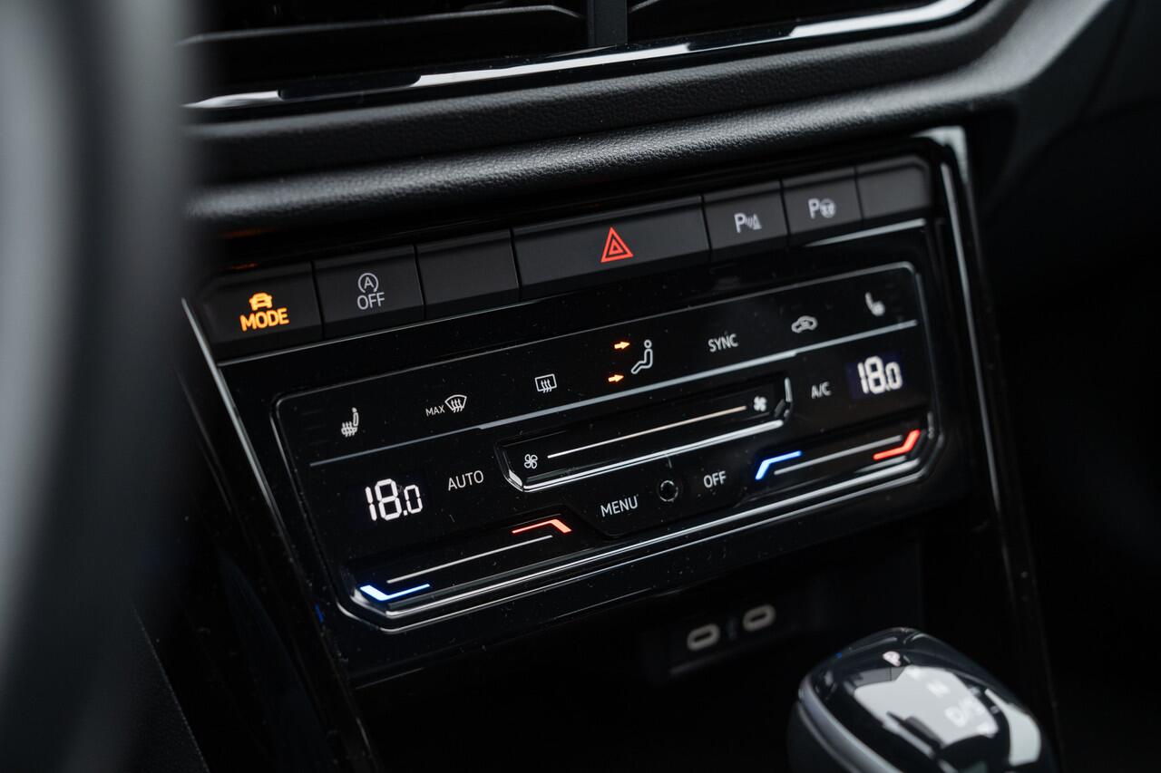 Volkswagen T-Roc 1.5 TSI R-Line 150PK | Virtual | Pano | Keyless | Massage Ergo Active | Camera | Lane & Side Assis | Front Assis | Sfeer | GERESERVEERD