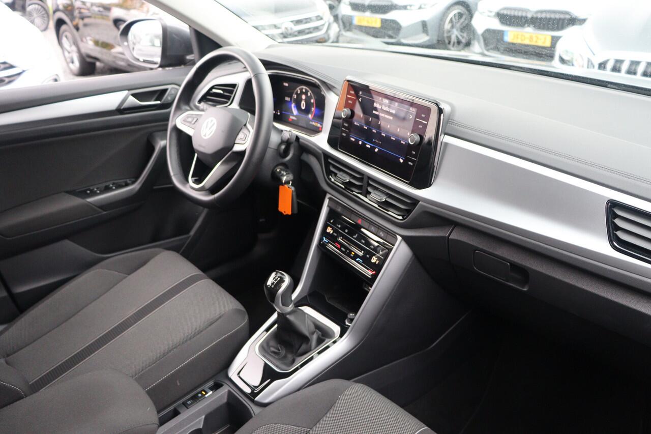 Volkswagen T-Roc 1.0 TSI Life | DAB | Carplay | Winterpakket |