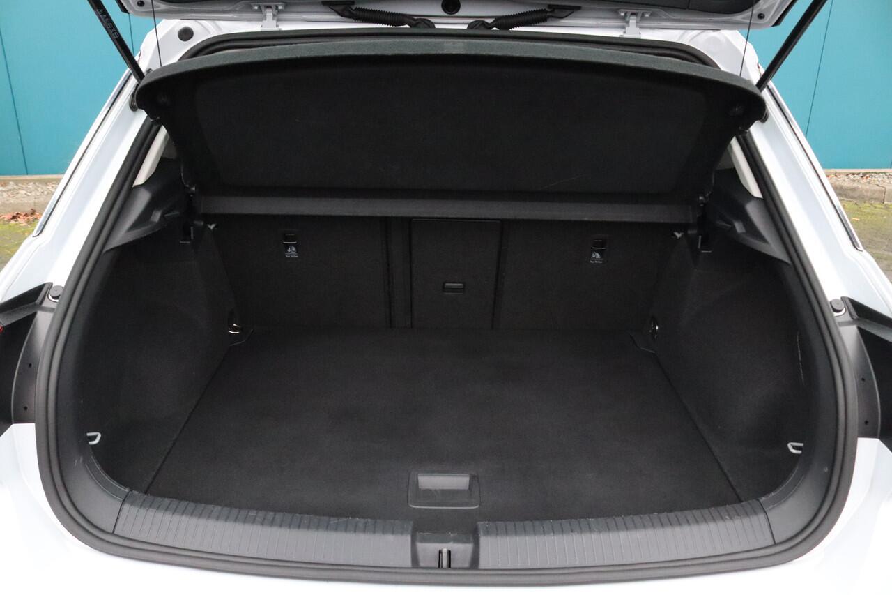 Volkswagen T-Roc 1.5 TSI Style DSG AUT. CARPLAY|TREKH|ADAPT.CRUISE|NAV|PDC|LMV|ECC 1'EIG