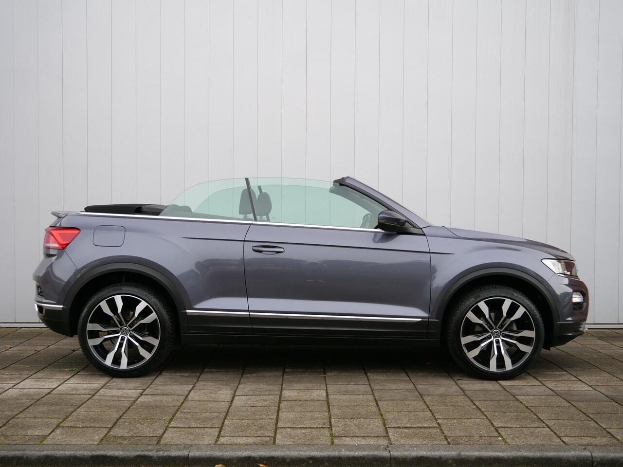 Volkswagen T-Roc Cabrio 1.0 TSI 110pk Style Navigatie / 19 Inch / Stoelverwarming / Trekhaak